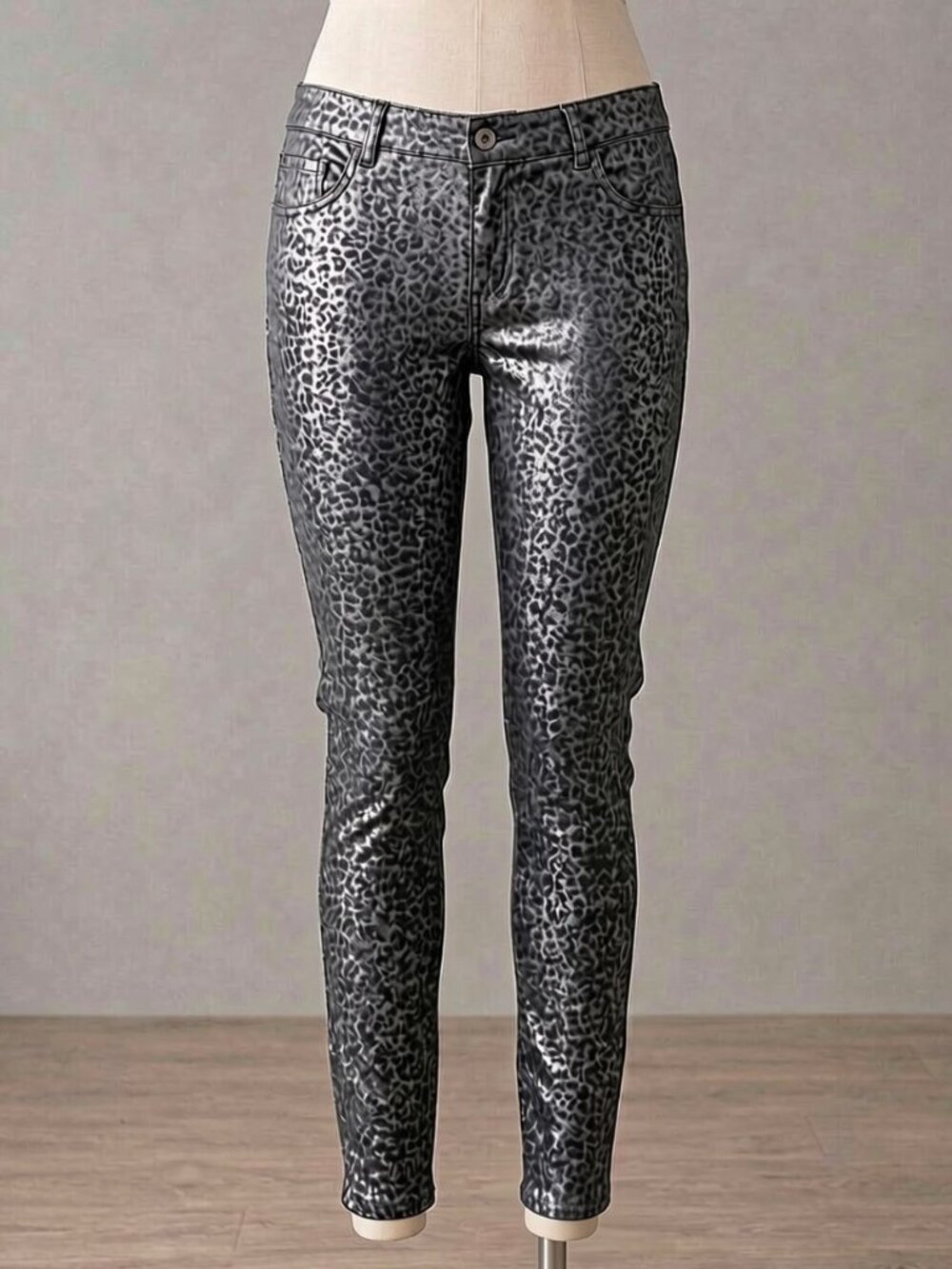 Forever 21 | Silver Leopard Print Skinny Plus Sized Jeans | Sz 14